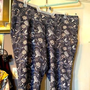 Torrid size 3 Flower Pixie pant
